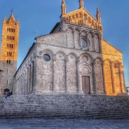 Panorama-ferien-toscana Your Cozy And Fully Equipped Vacation アパート マッサ・マリッティマ
